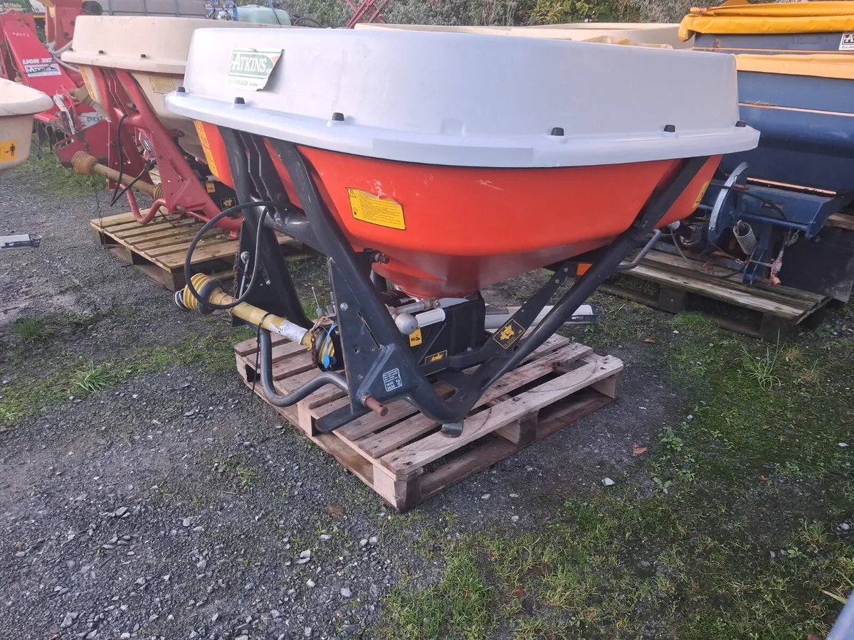 Fertiliser spreader - Image 3