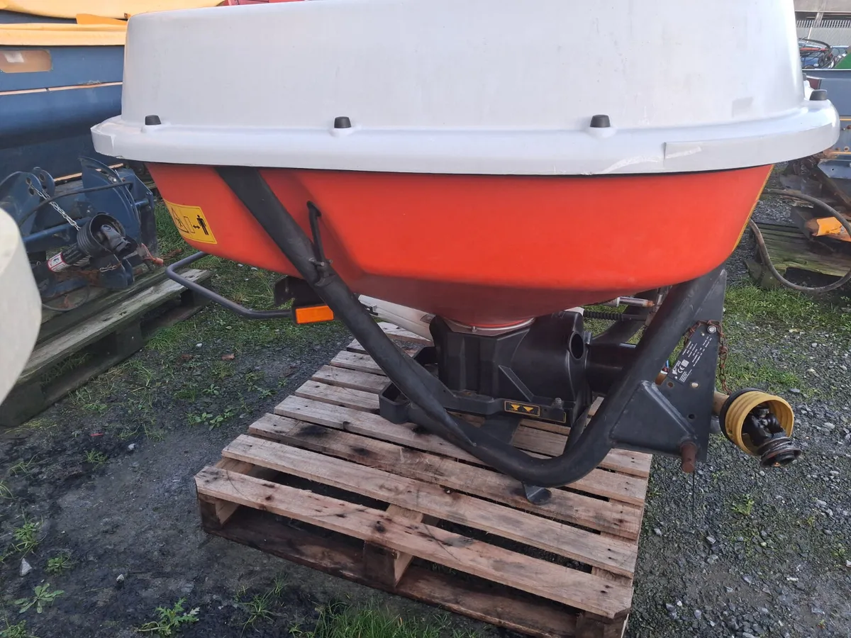 Fertiliser spreader - Image 4