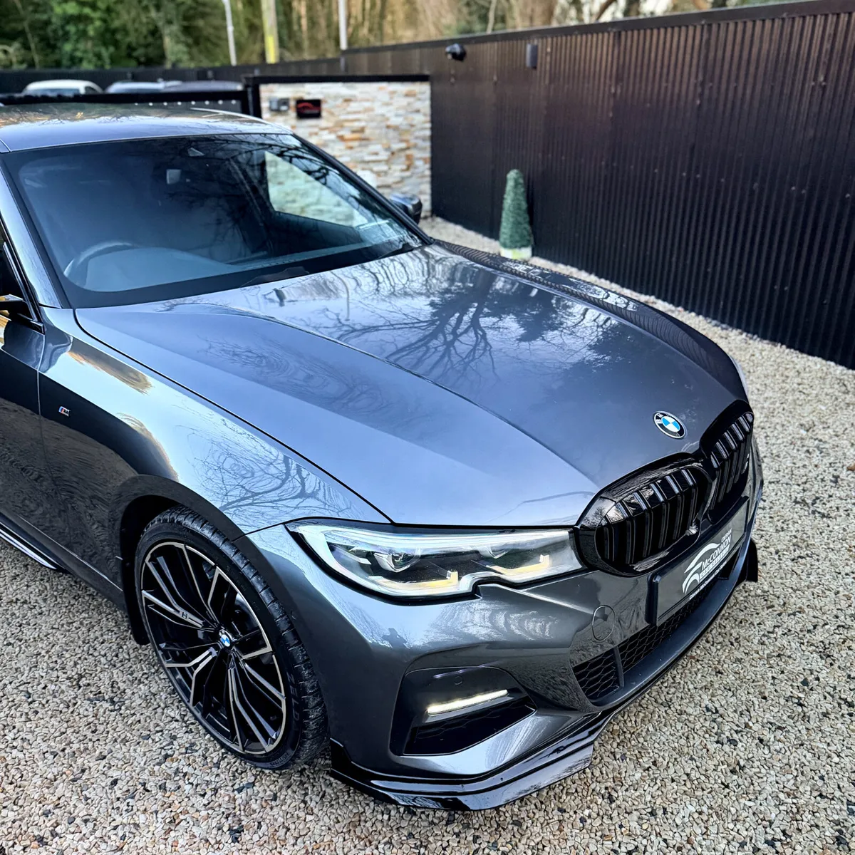 2020 (201)  BMW 330e M-SPORT  290BHP *VALUE ALERT - Image 2