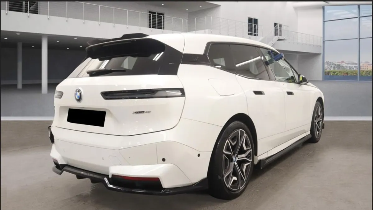 BMW IX XDRIVE40 M SPORT // M SPORT BODY KIT - Image 3