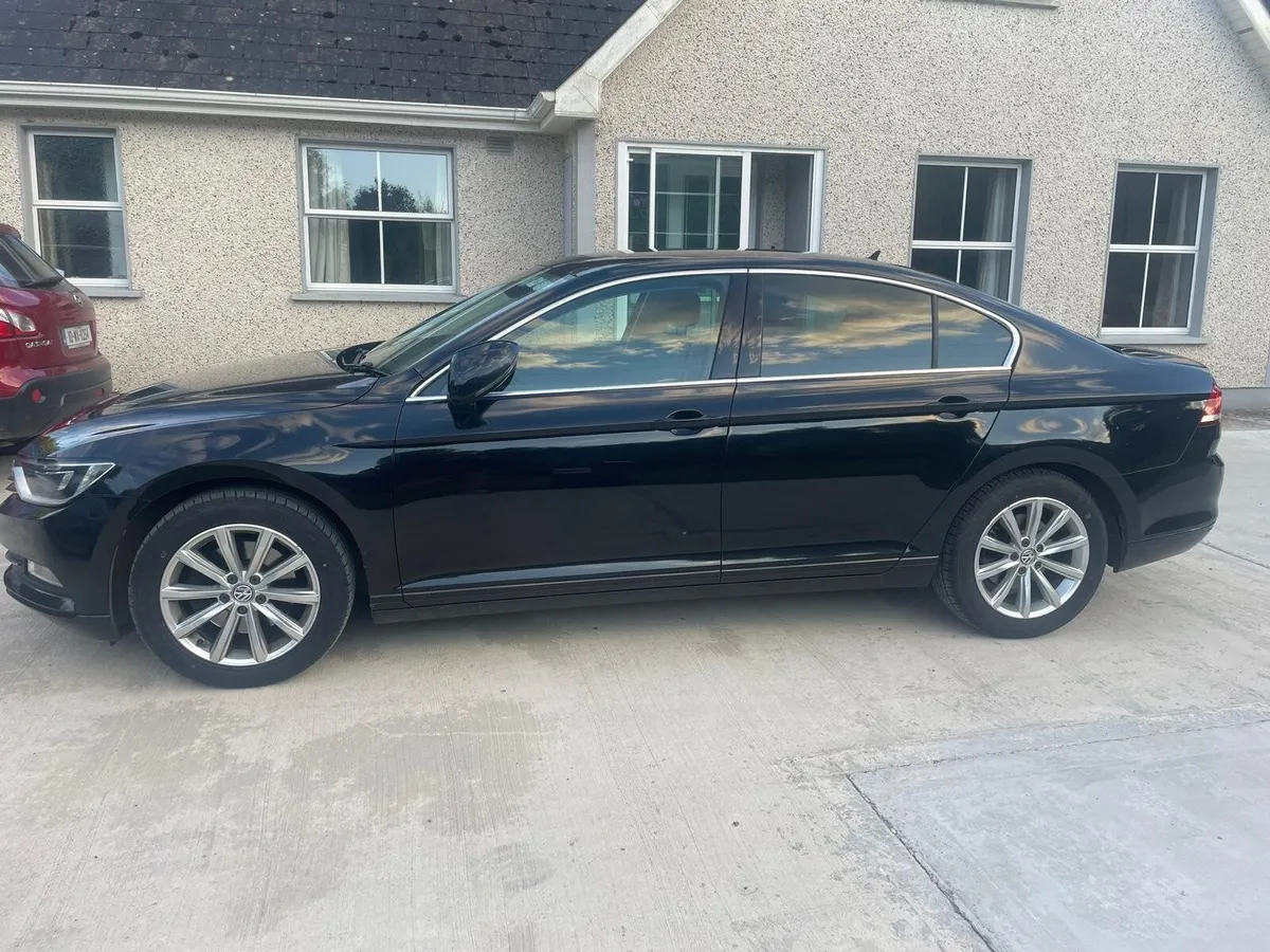Volkswagen Passat 2016 - Image 3