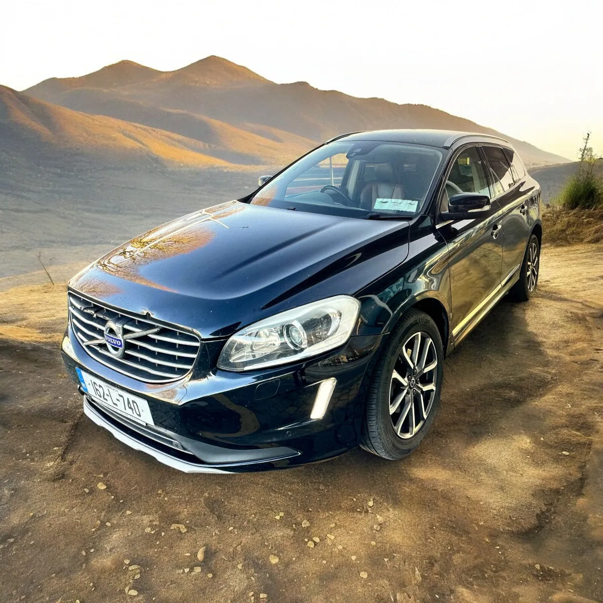 2016 Volvo XC60 D4 Auto (190hp) SE LUX Geartronic - Image 3