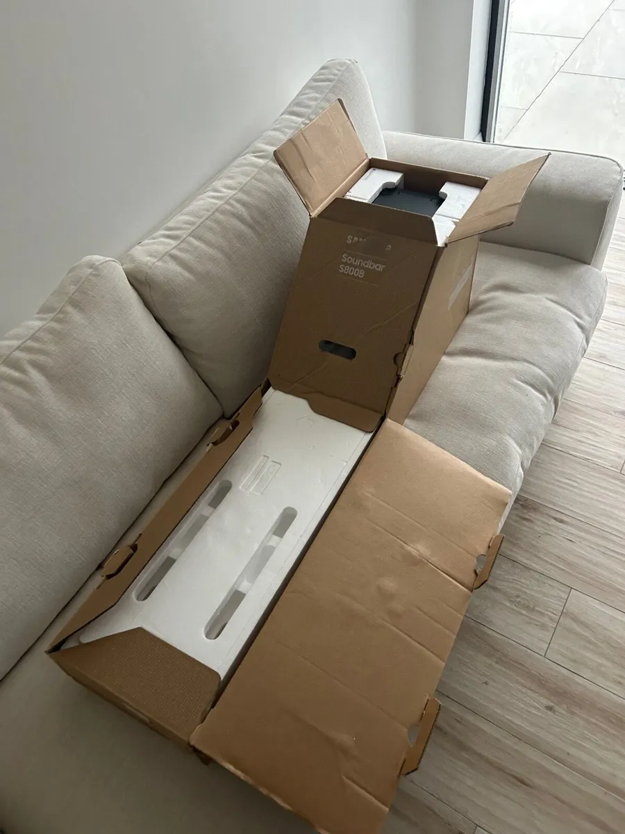 Soundbar and subwoofer - Image 3