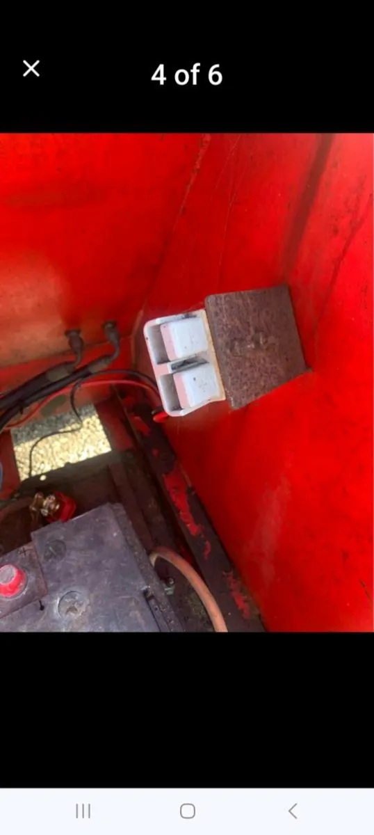 2yrd skip trailer with 3x 2yard skips - Image 4