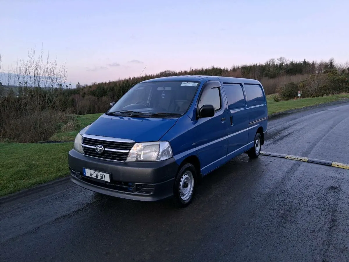 2011 hiace new cvrt €8750 - Image 1