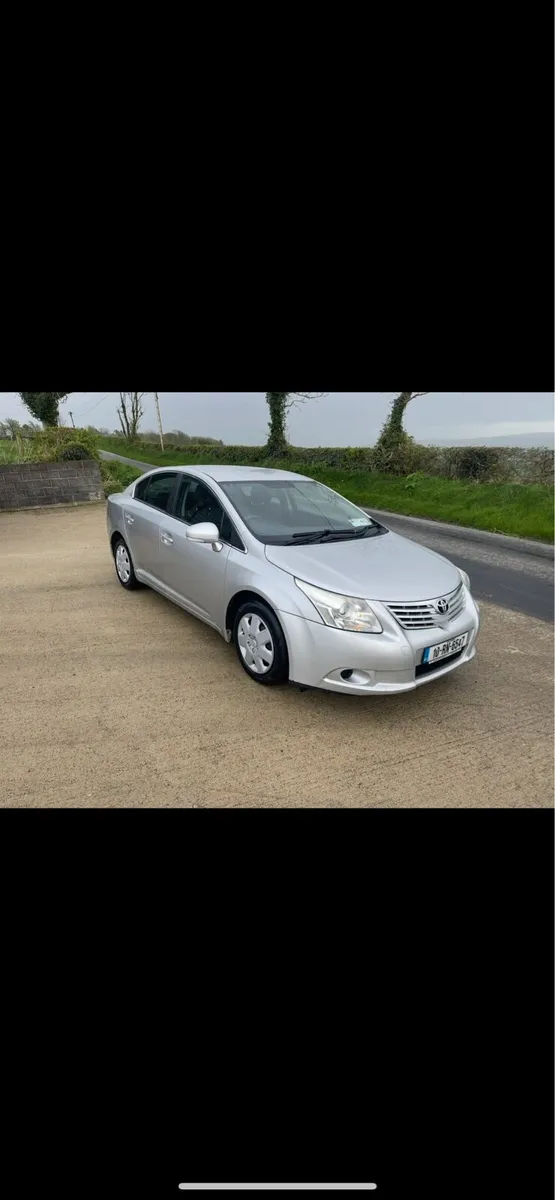 2010 Toyota Avensis - Image 1