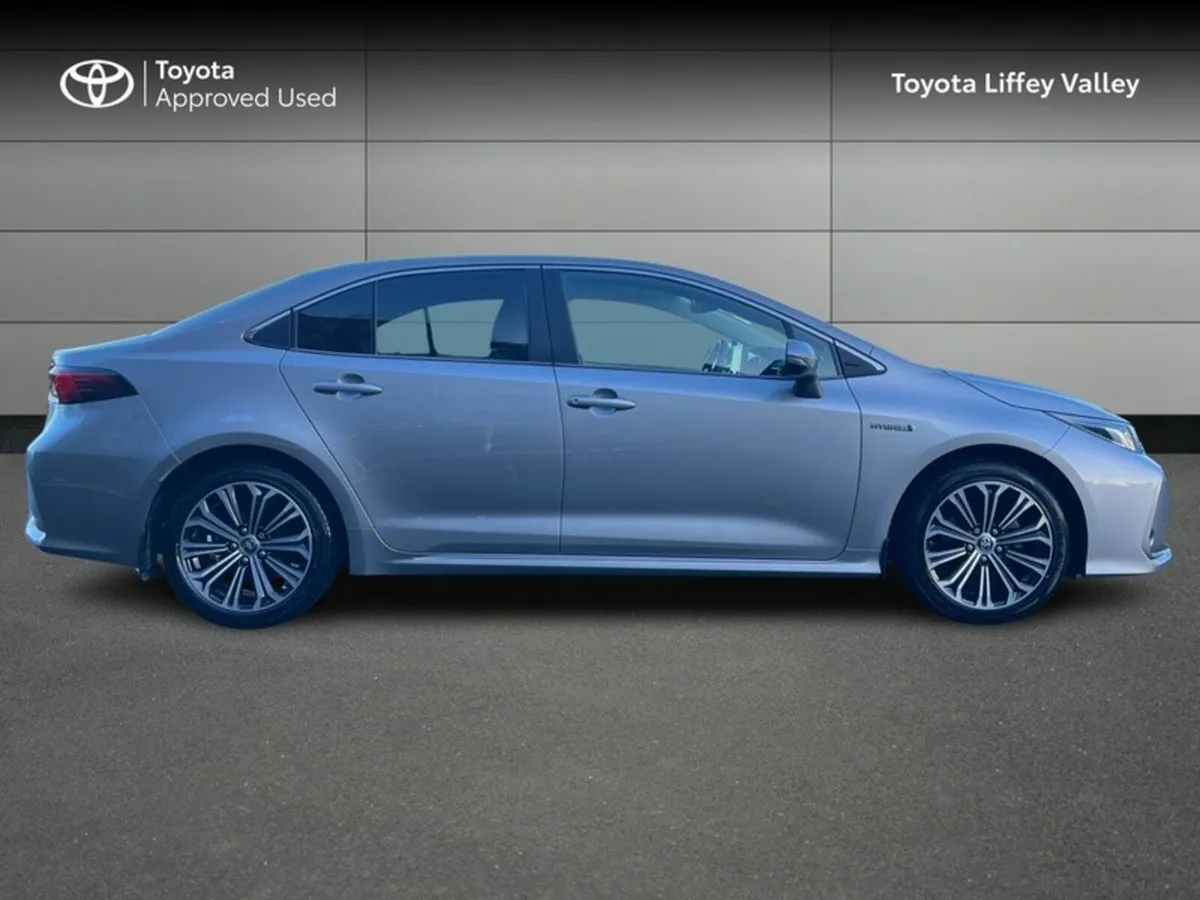 Toyota Corolla LUNA SPORT 4DR SALOON AUTO - Image 3