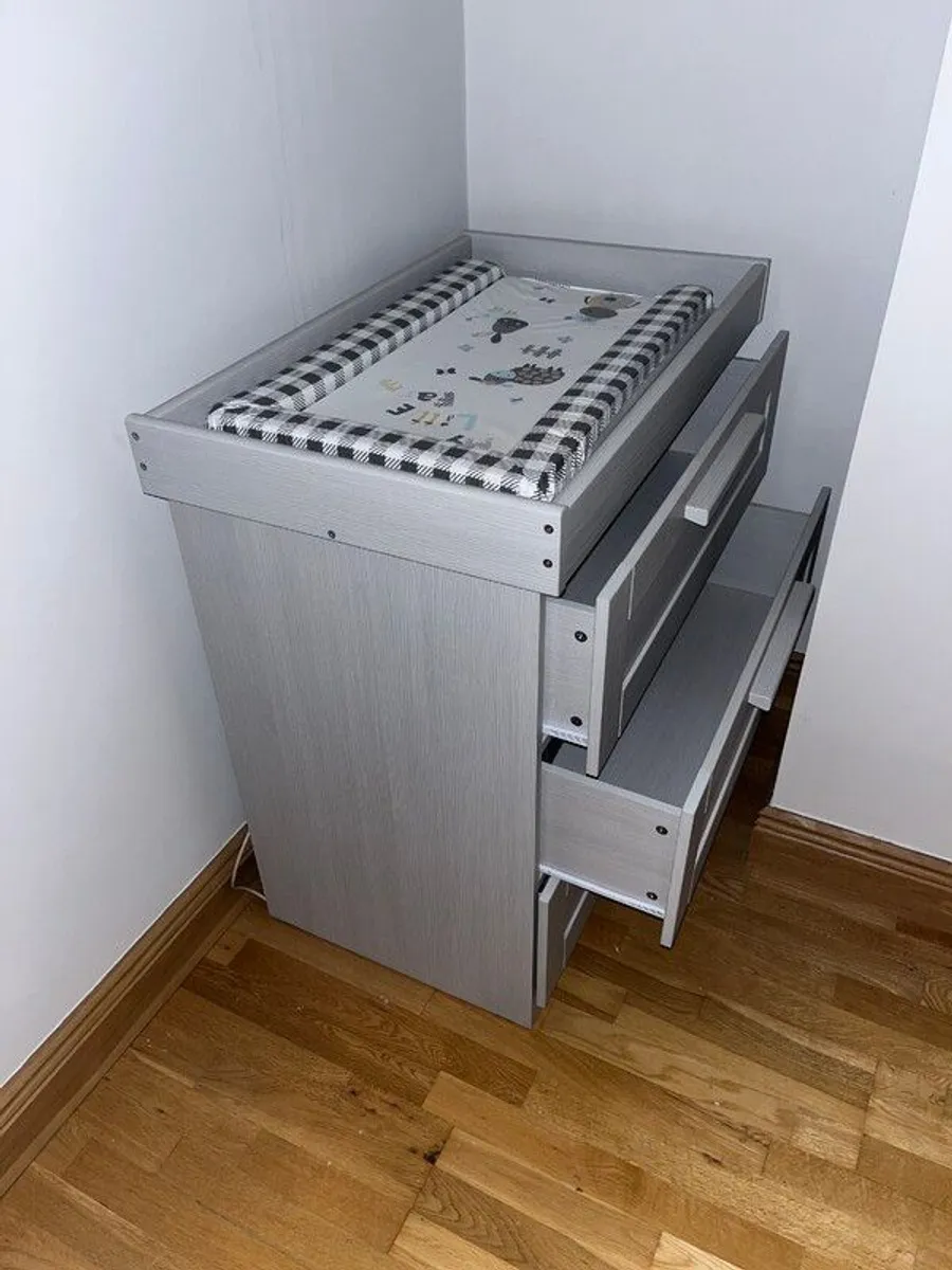 Atlas 2 Piece Cotbed Range w/ Dresser Changer - Grey Wash - Image 1