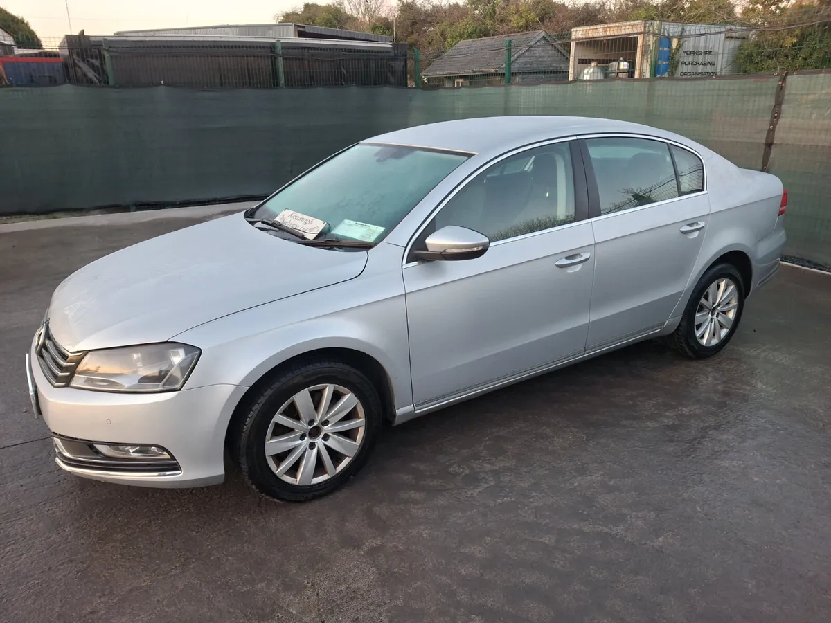 142 Volkswagen Passat  1.6 Tdi - Image 2