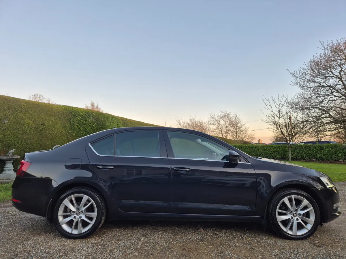 202'SKODA OCTAVIA 1.6 TDI ELEGANCE - Image 3