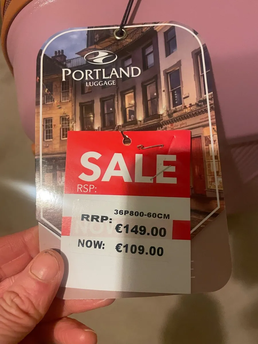 New medium Portland suitcase with tags - Image 2