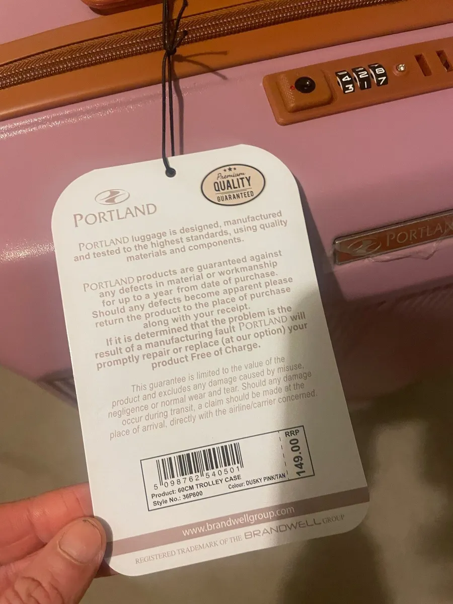 New medium Portland suitcase with tags - Image 3