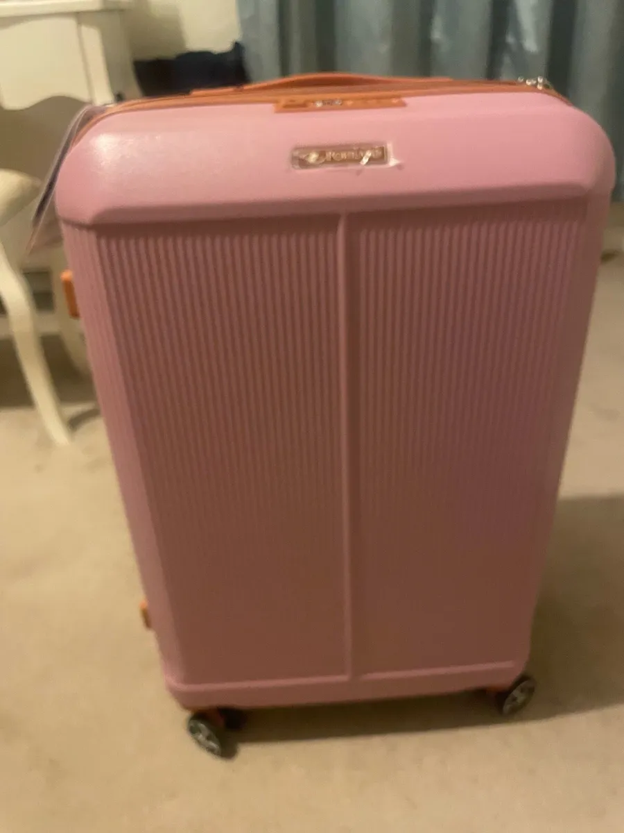 New medium Portland suitcase with tags - Image 4