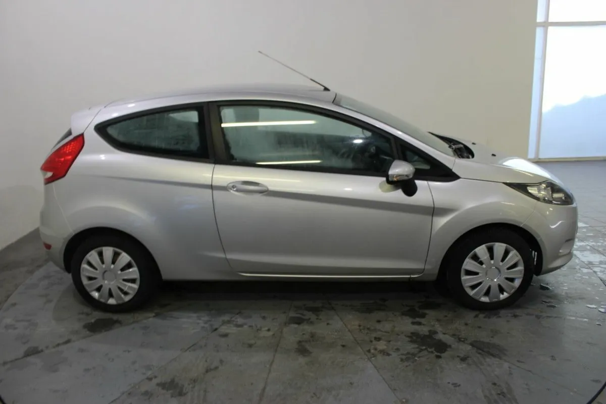 Ford Fiesta 1.25 EDGE 82 PS Style - Image 4