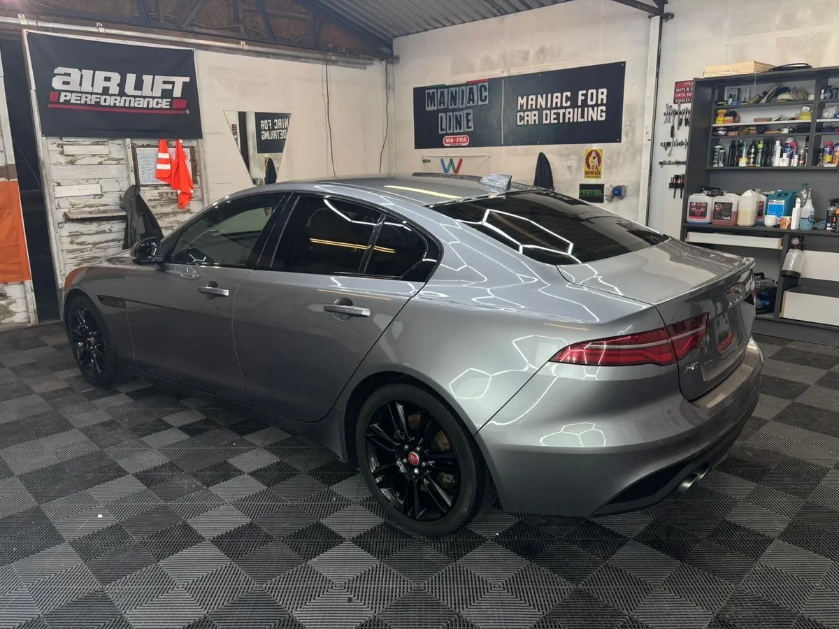 Jaguar XE 2020 - Image 3