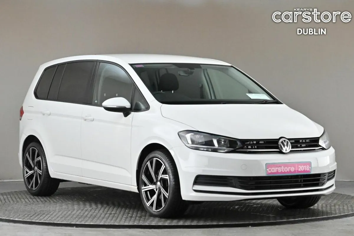 Volkswagen Touran 1.4 TSI DSG TRENDLINE **CAR PLAY - Image 1