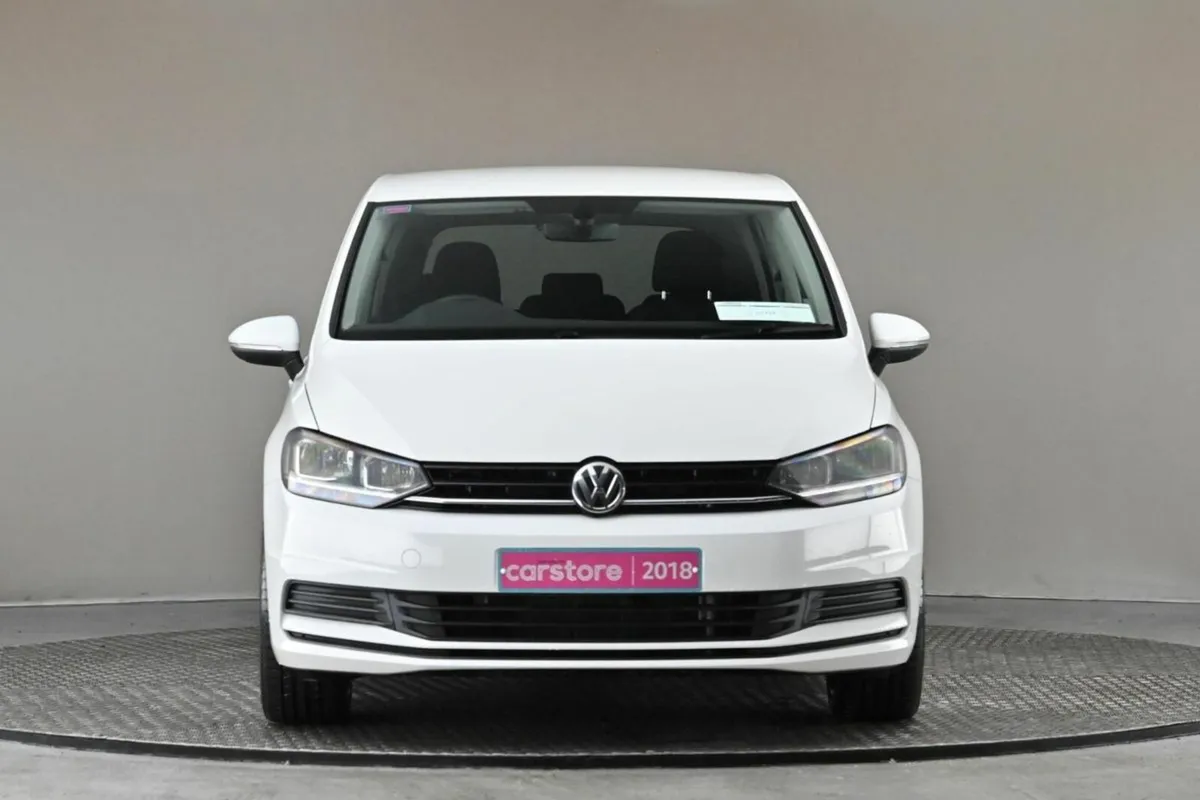 Volkswagen Touran 1.4 TSI DSG TRENDLINE **CAR PLAY - Image 2