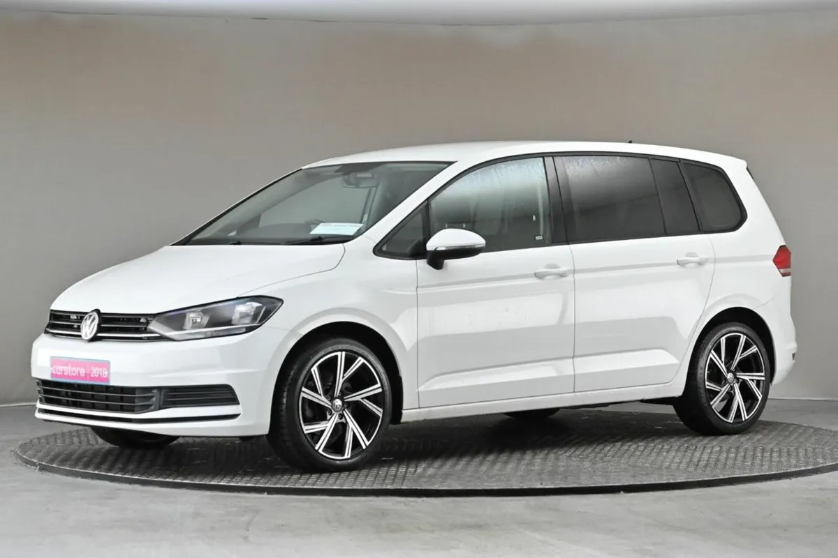 Volkswagen Touran 1.4 TSI DSG TRENDLINE **CAR PLAY - Image 4