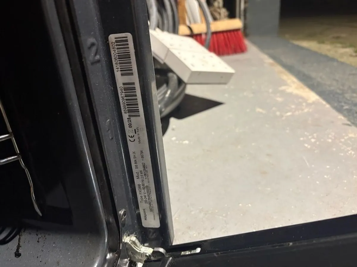 hotpoint single oven - Image 2