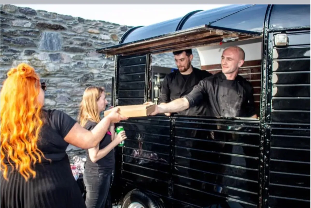 Horse Box pizza box - Image 4