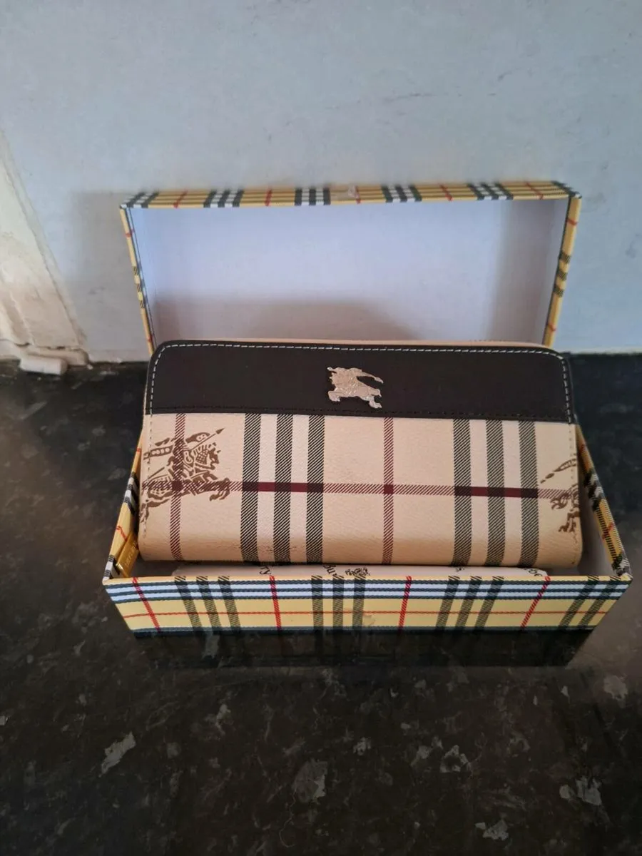 Vintage Burberry purse - Image 1