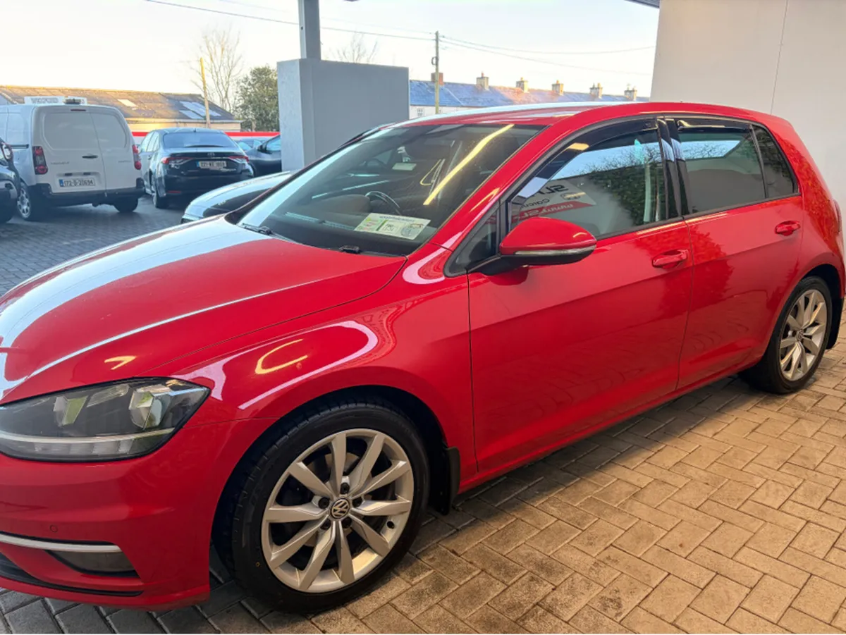 Volkswagen Golf 2.0 TDI GT BLUEMOTION 150PS 5DR - Image 2
