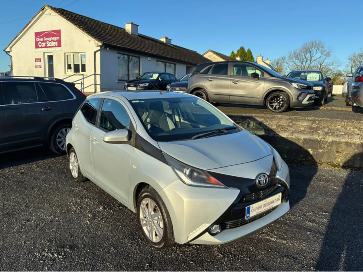 Toyota Aygo 1.0 5DR X-PLAY (ONLY 29,000 KLMS) - Image 2