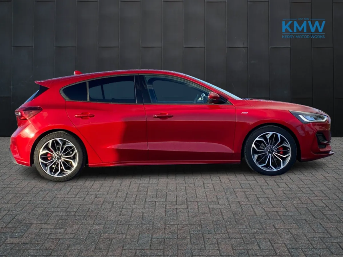 Ford Focus ST-LINE X 5DR 1.0T 125 MH - Image 4