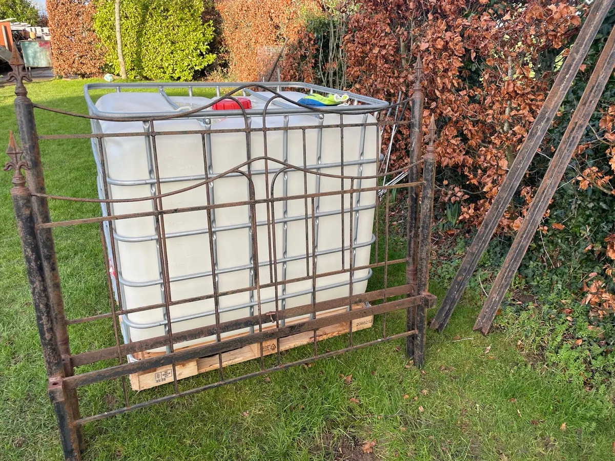 Old cast iron bed with side bars - Image 3