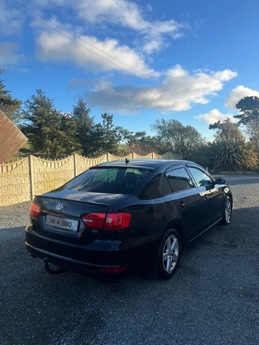 Volkswagen Jetta 2014 - Image 3