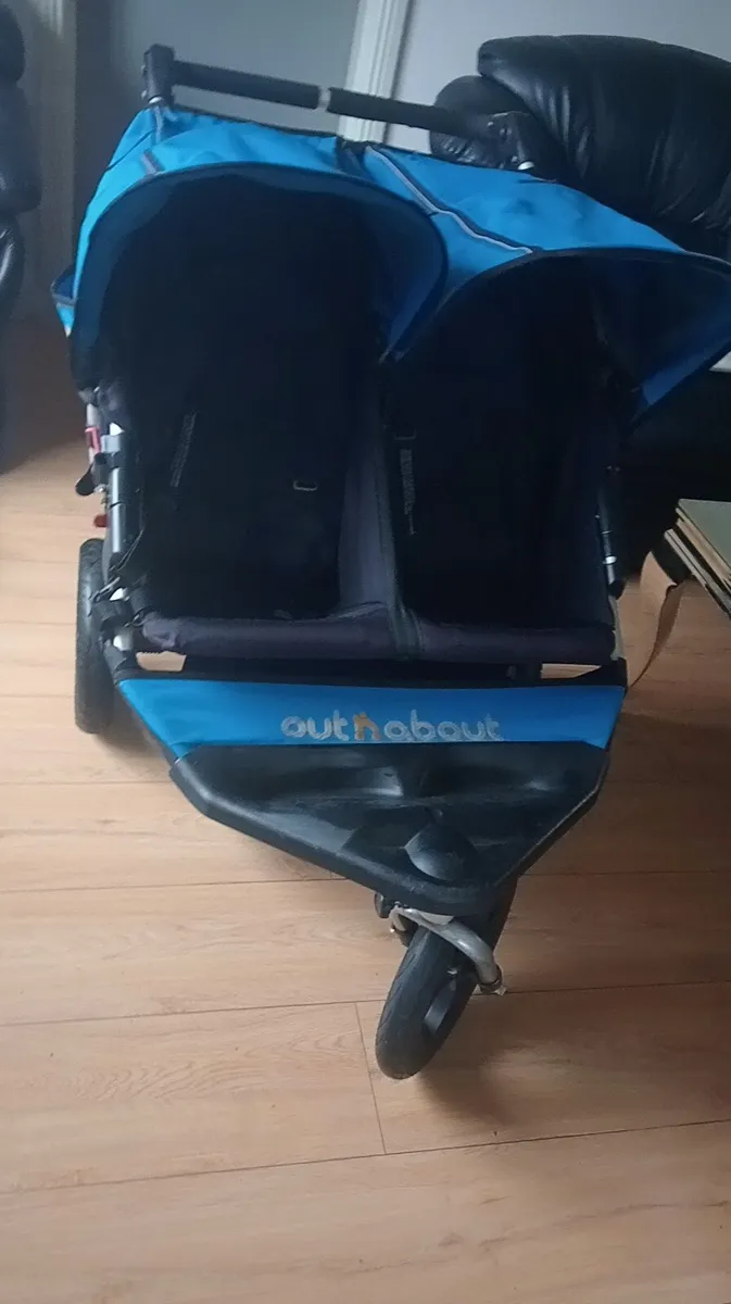 Out n about double buggy - Image 3