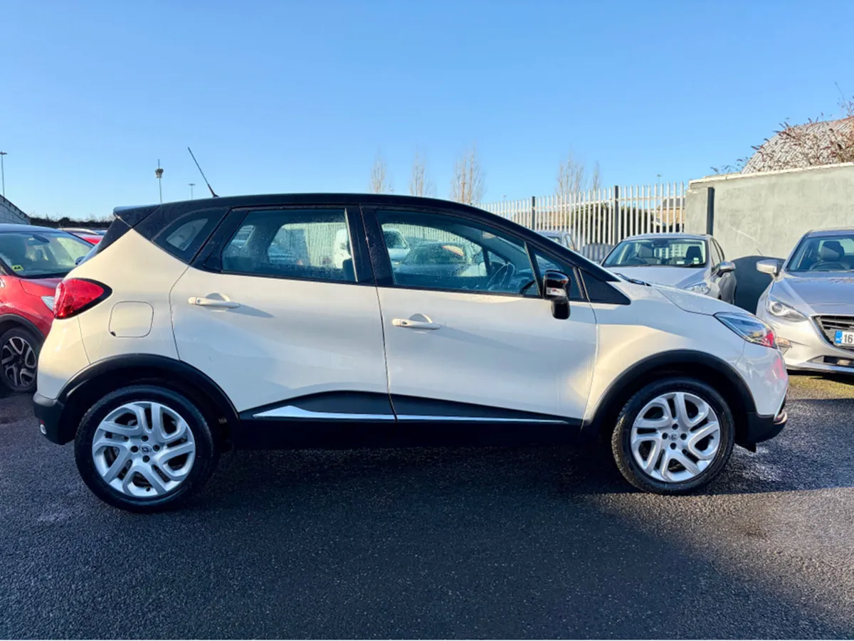 Renault Captur INTENSE 1.5 DCI ** IRISH CAR ** 2 K - Image 4
