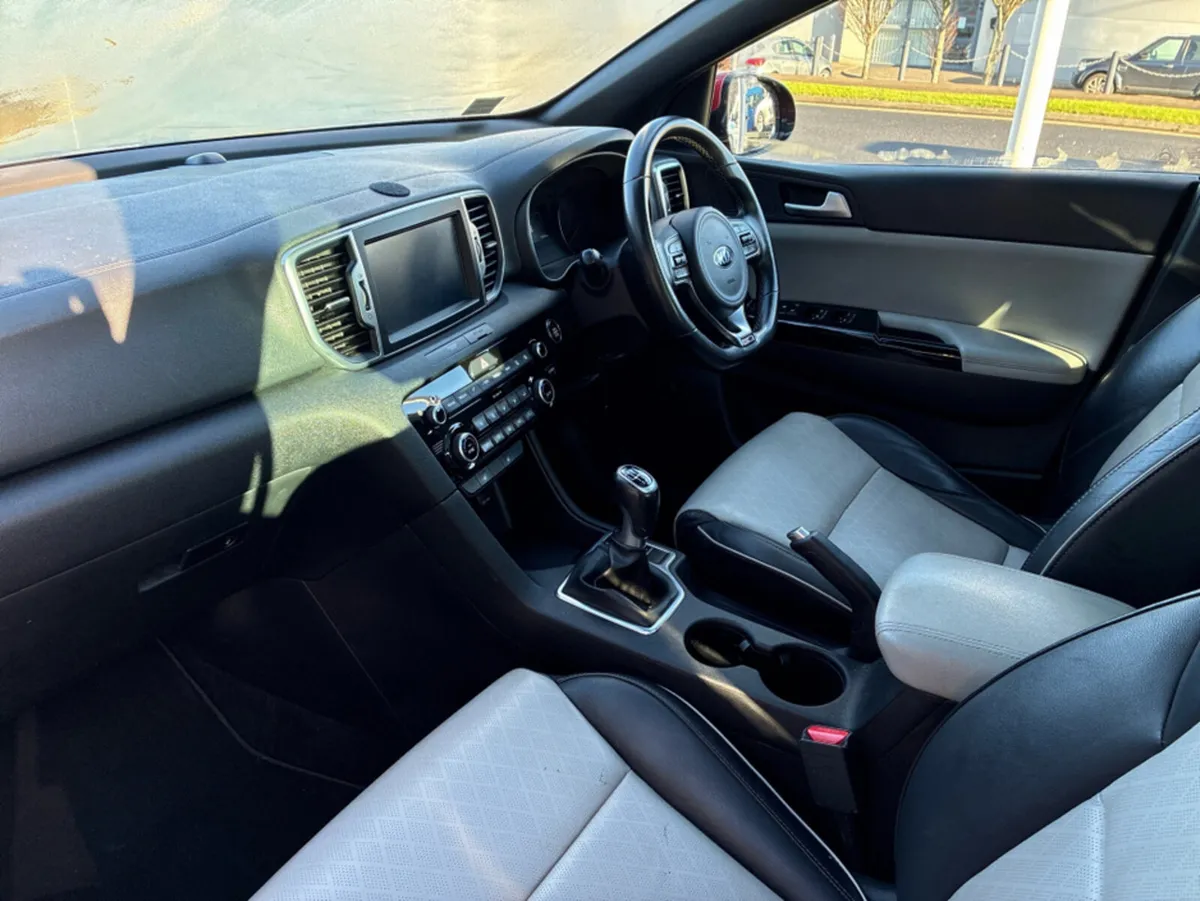 Kia Sportage 1.7 GT LINE 5DR - Image 3