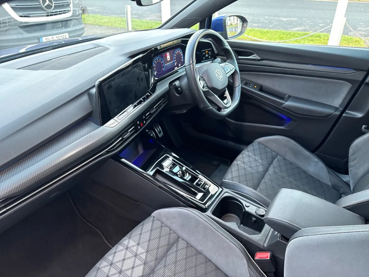 Volkswagen Golf R-LINE 1.5 TSI MHEV 1 130HP - Image 3