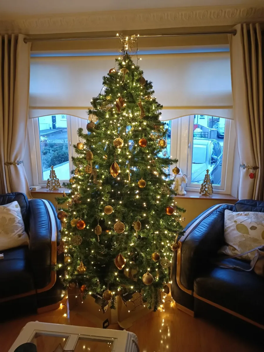 Christmas tree. - Image 1