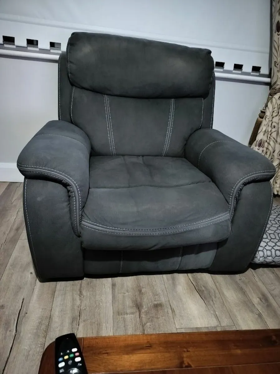 3 Peice Suite with recliners - Image 2