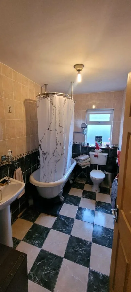 Bathroom set - Image 2