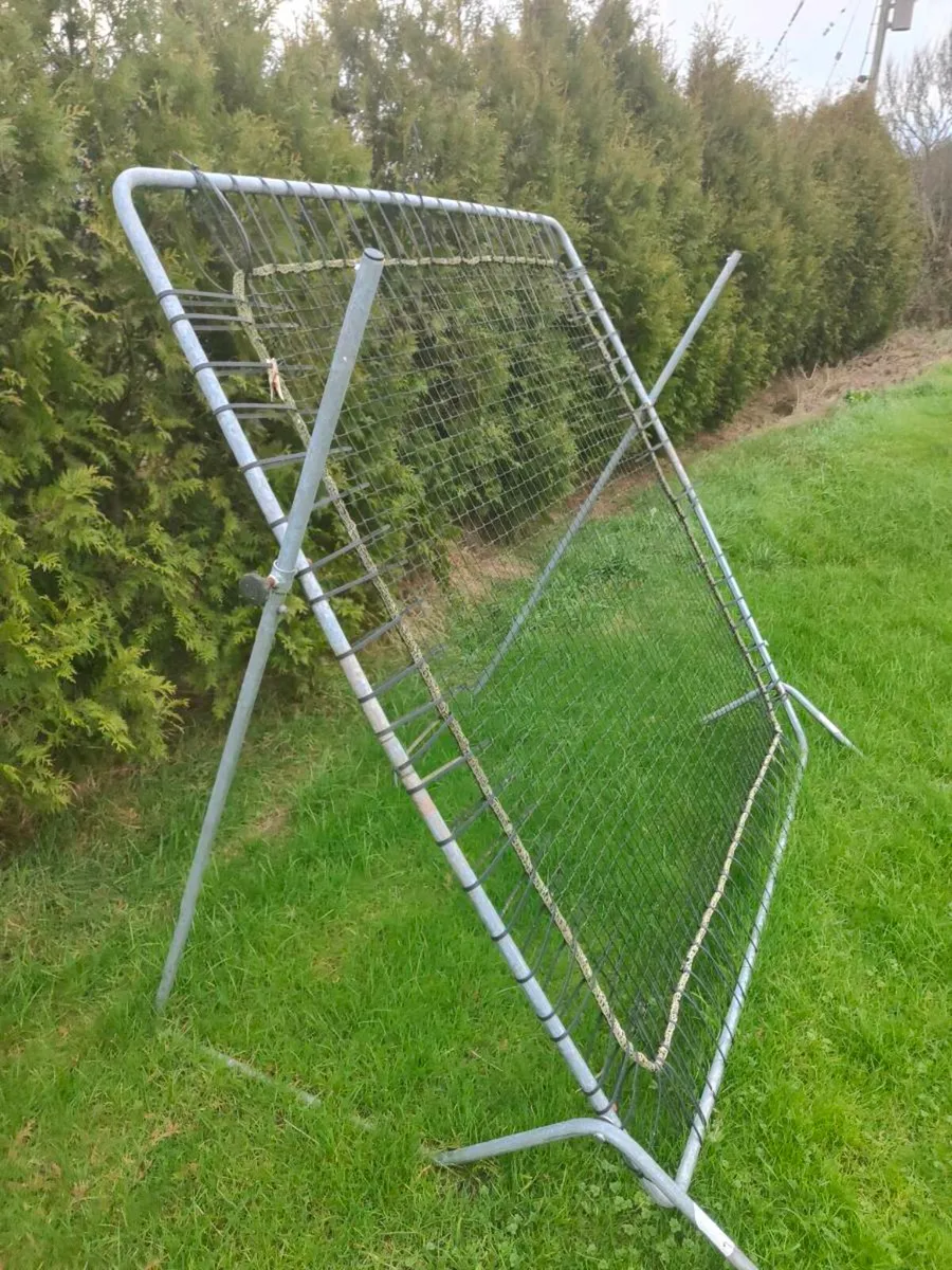 Ball rebounder - Image 1