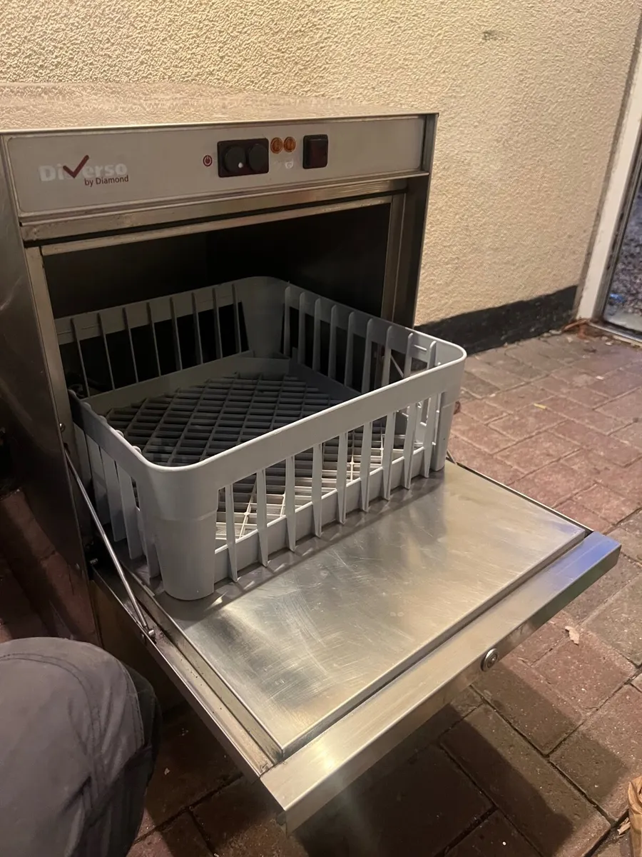 Commercial Glasswasher - Image 2