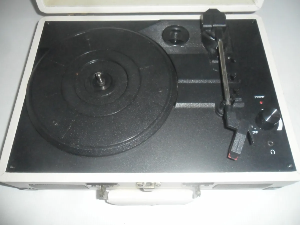 turntable - Image 1