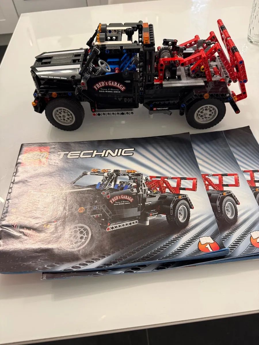 Lego technic 9395 pick-up tow truck - Image 3
