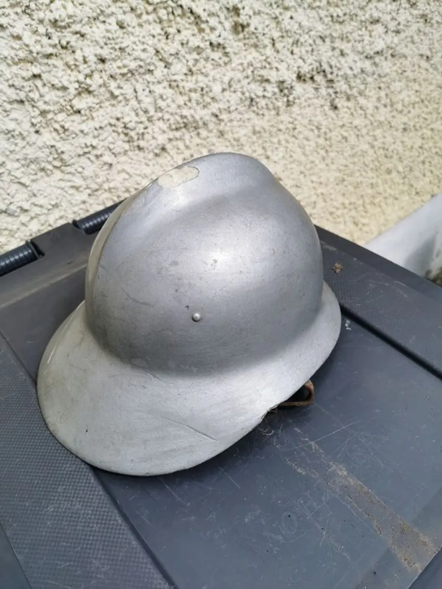 Vintage helmet - Image 1