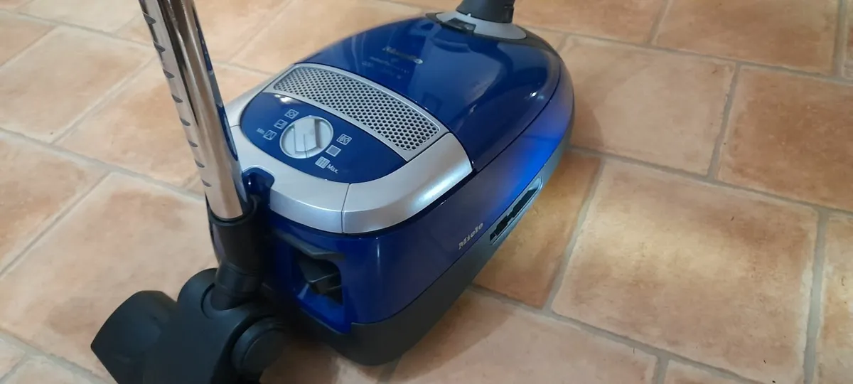 Miele vacuum/Hoover cleaner - Image 2