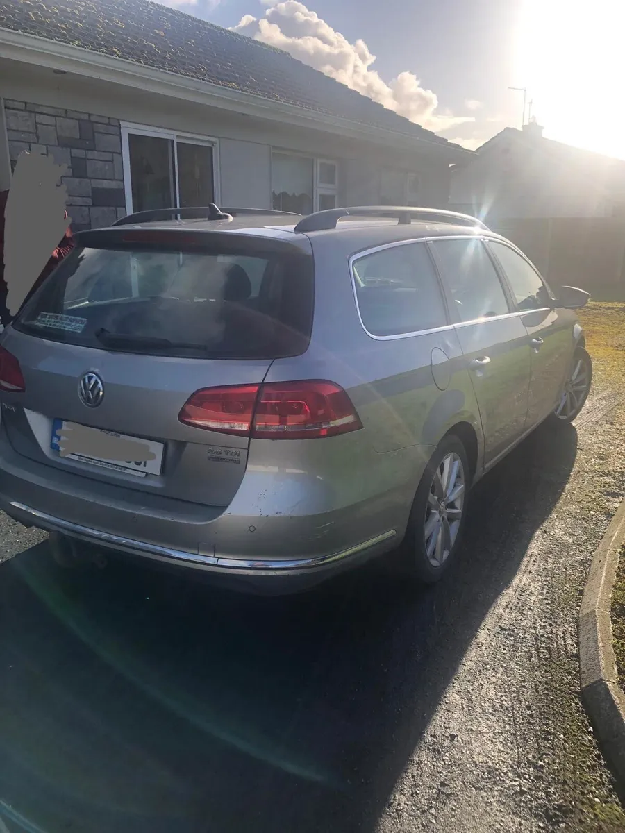 Volkswagen Passat 2014 - Image 2