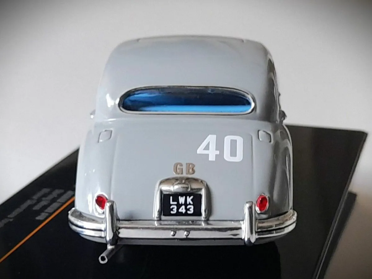 Collectable IXO 1:43 - Jaguar MkVII '53 S.Moss - Image 4