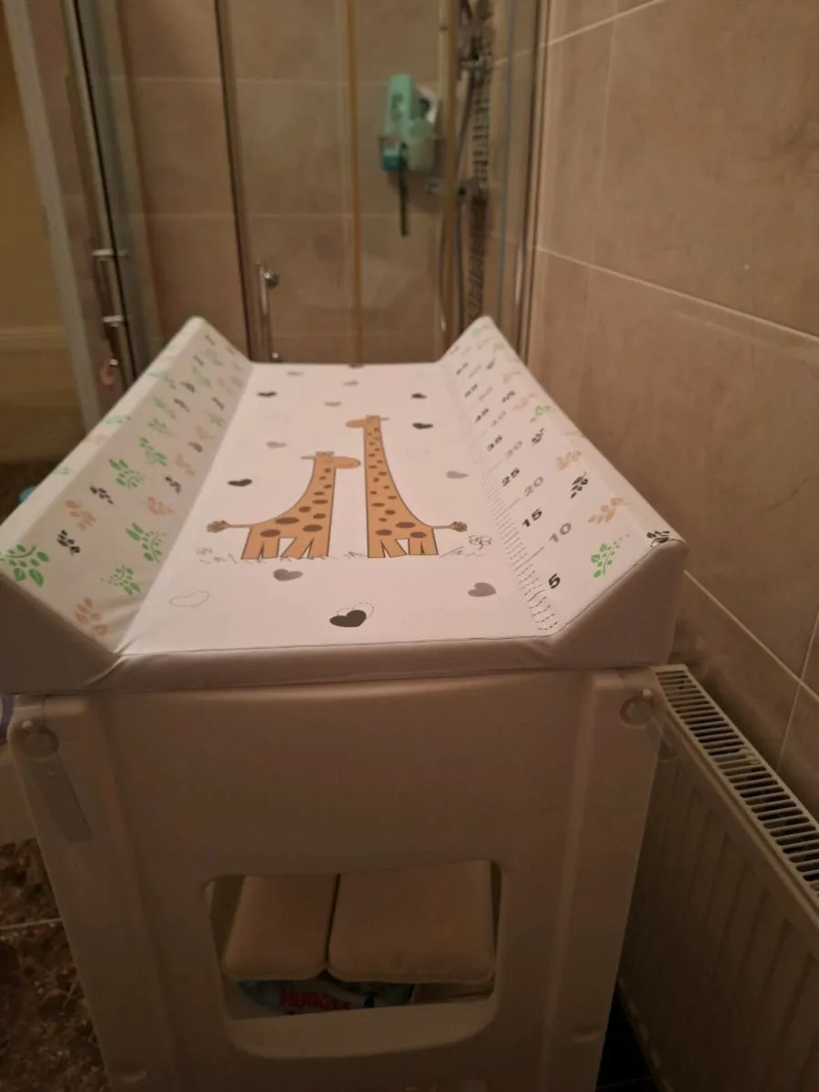 Baby changing unit - Image 3