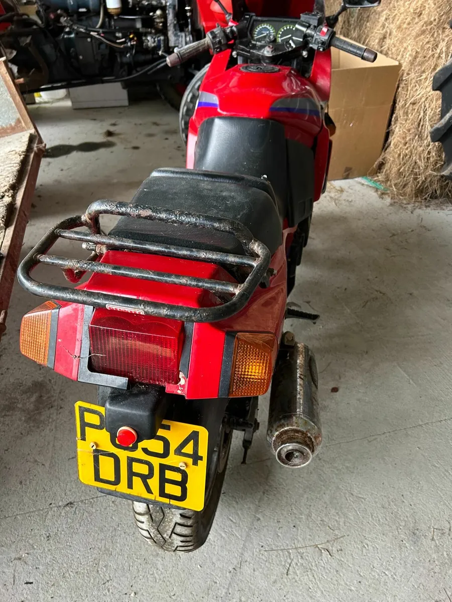 Kawasaki GPX 600R - Image 4