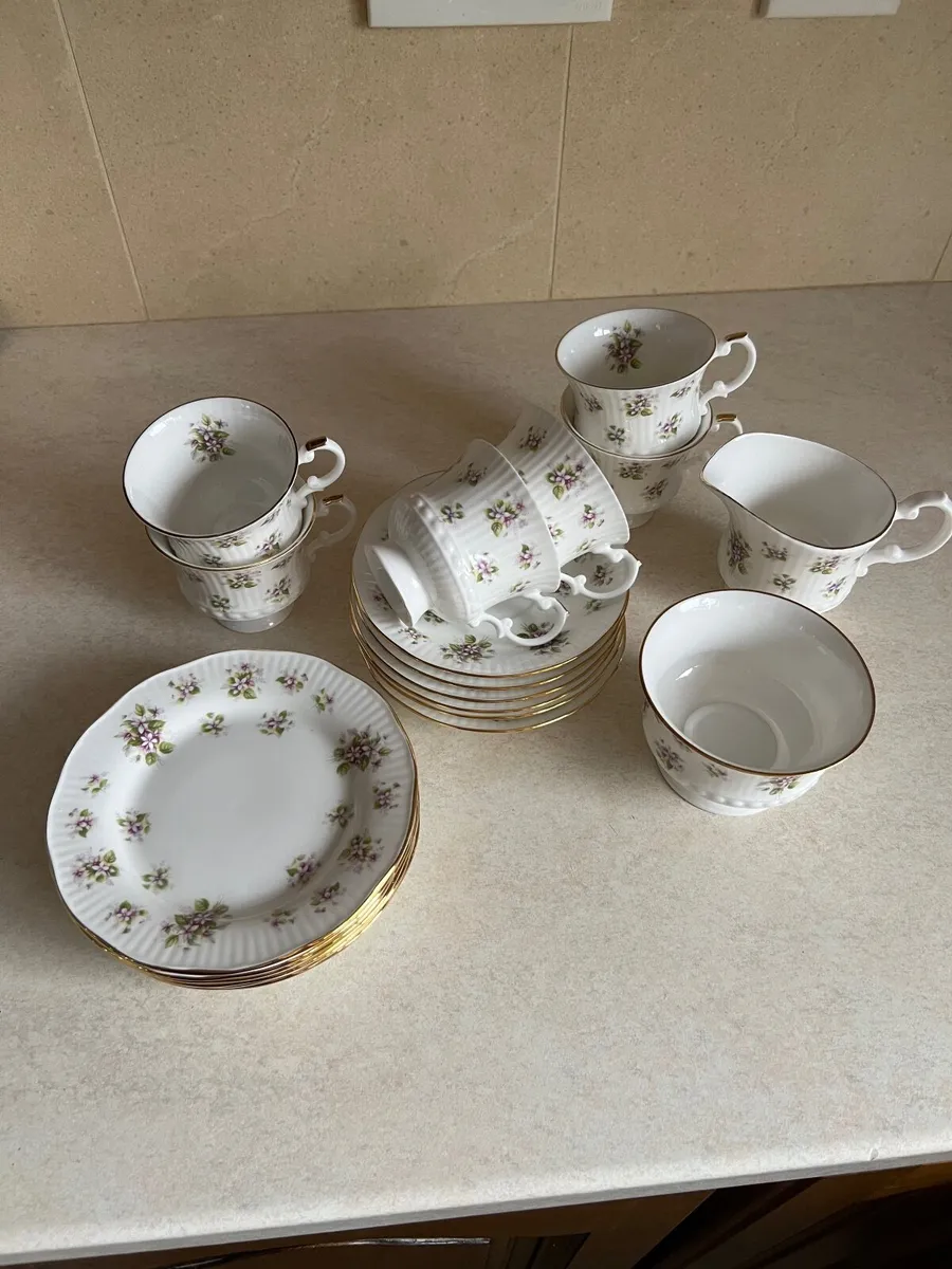 Elizabethan tea set - Image 4