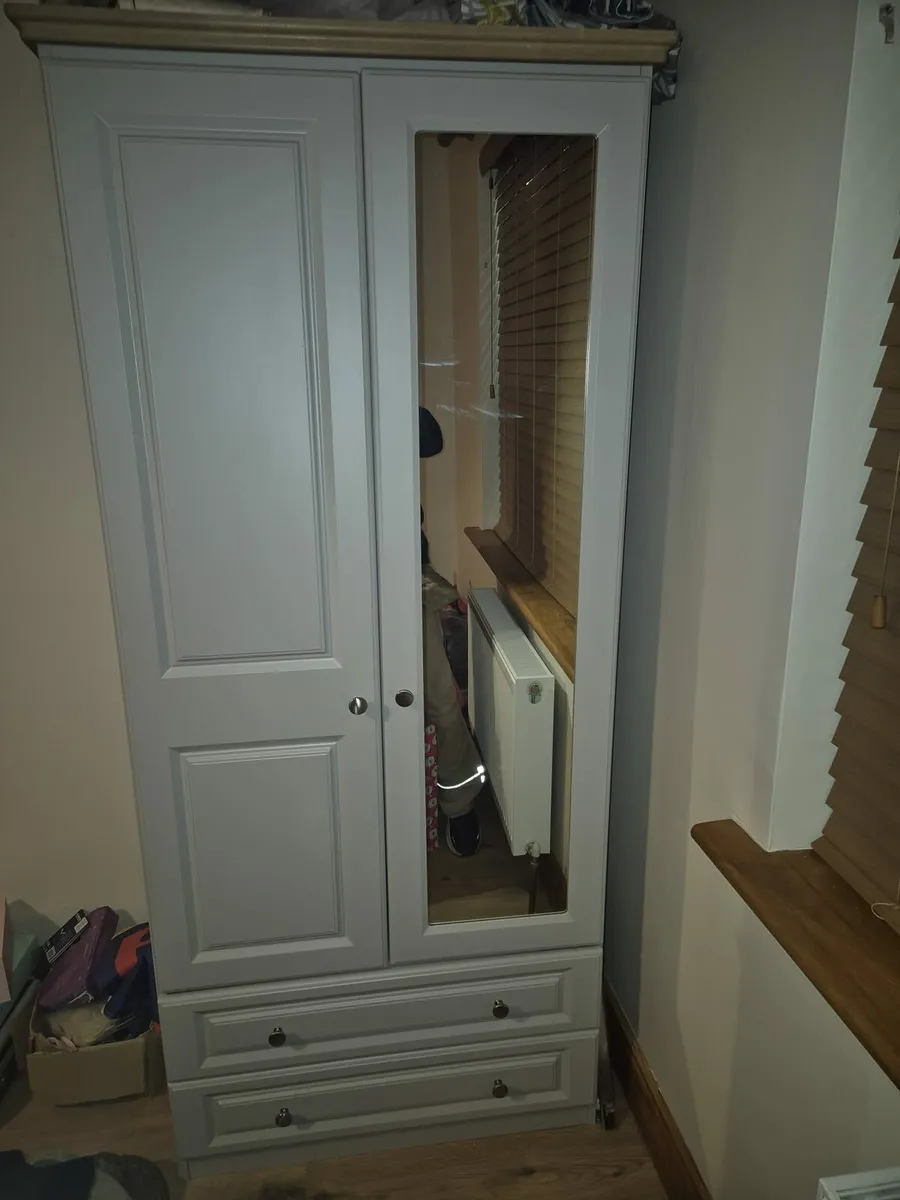 Wardrobe dresser lockers - Image 1