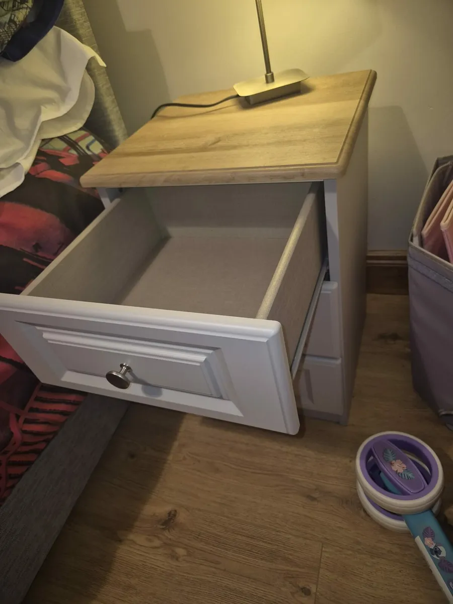 Wardrobe dresser lockers - Image 3